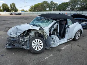 2019 VOLKSWAGEN BEETLE