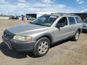 2005 VOLV XC70