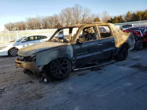 2004 CADILLAC ESCALADE