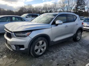 2019 VOLVO XC40