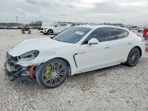 2015 PORSCHE PANAMERA