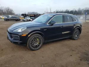 2019 PORSCHE CAYENNE