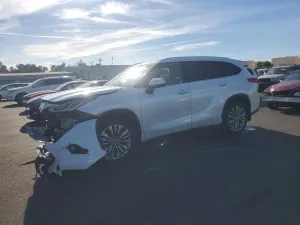 2022 TOYOTA HIGHLANDER