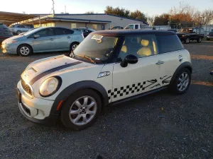 2013 MINI COOPER