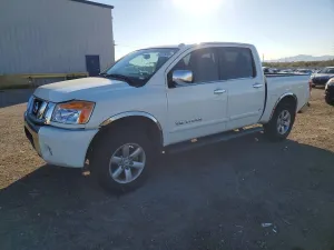 2013 NISSAN TITAN