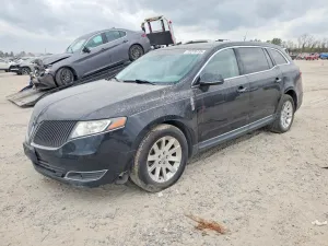 2016 LINCOLN MKT