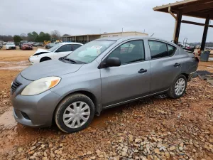 2014 NISSAN VERSA
