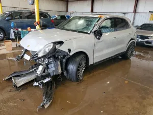 2020 PORSCHE CAYENNE