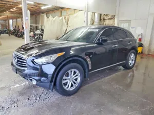 2016 INFINITI QX70