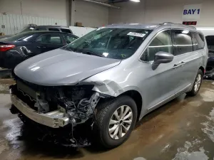 2019 CHRYSLER PACIFICA