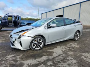 2017 TOYOTA PRIUS