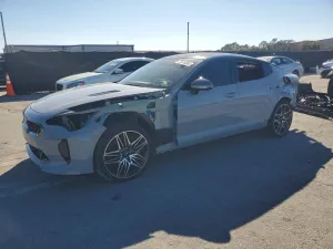 2023 KIA STINGER