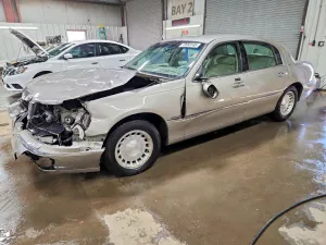 2000 LINCOLN TOWNCAR
