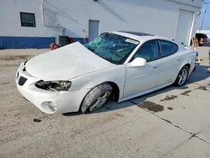 2004 PONTIAC GRANDPRIX