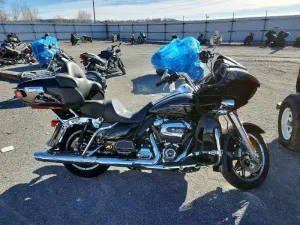 2017 HARLEY-DAVIDSON FL