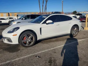 2017 PORSCHE PANAMERA