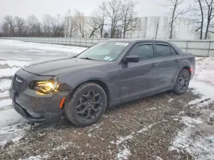 2019 CHRYSLER 300