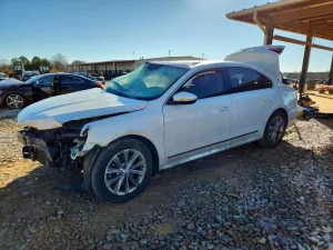 2017 VOLKSWAGEN PASSAT