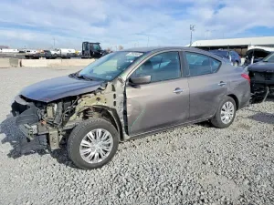2017 NISSAN VERSA