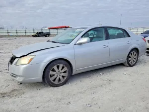 2005 TOYOTA AVALON