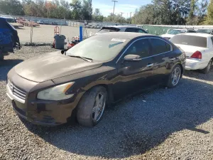 2010 NISSAN MAXIMA