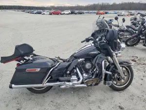 2014 HARLEY-DAVIDSON FL