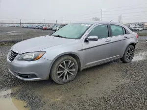 2013 CHRYSLER 200