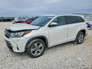 2017 TOYOTA HIGHLANDER