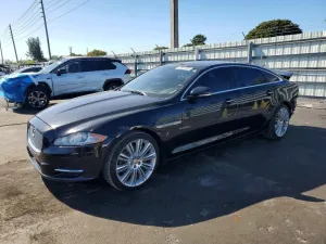 2015 JAGUAR XJ