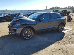 2016 PORSCHE MACAN