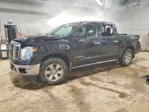 2017 NISSAN TITAN