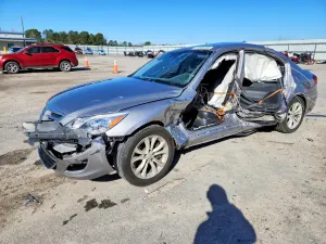 2013 HYUNDAI GENESIS