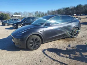 2024 TESLA MODEL Y