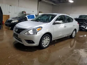 2016 NISSAN VERSA