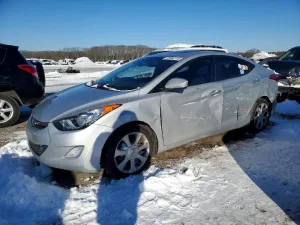 2013 HYUNDAI ELANTRA