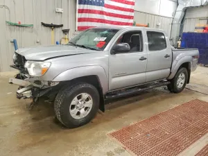 2015 TOYOTA TACOMA