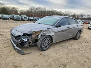 2024 HYUNDAI ELANTRA