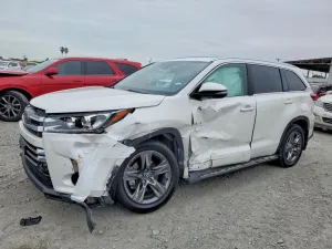 2017 TOYOTA HIGHLANDER