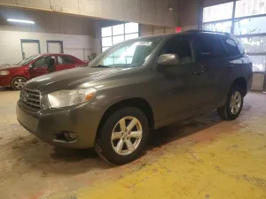 2010 TOYOTA HIGHLANDER