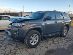 2023 TOYOTA 4RUNNER SE