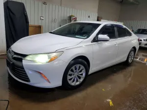 2016 TOYOTA CAMRY