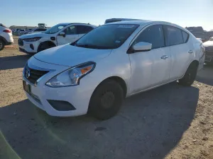2017 NISSAN VERSA