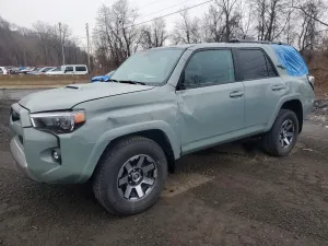 2023 TOYOTA 4RUNNER SE
