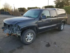 2005 GMC SIERRA