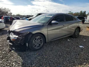 2024 HYUNDAI ELANTRA