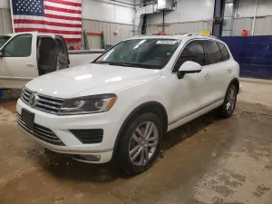 2015 VOLKSWAGEN TOUAREG