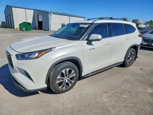 2020 TOYOTA HIGHLANDER