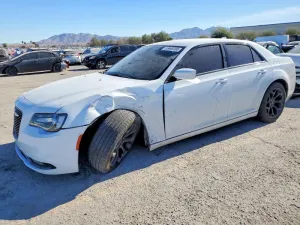 2019 CHRYSLER 300