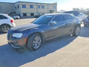 2019 CHRYSLER 300