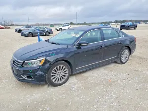 2016 VOLKSWAGEN PASSAT